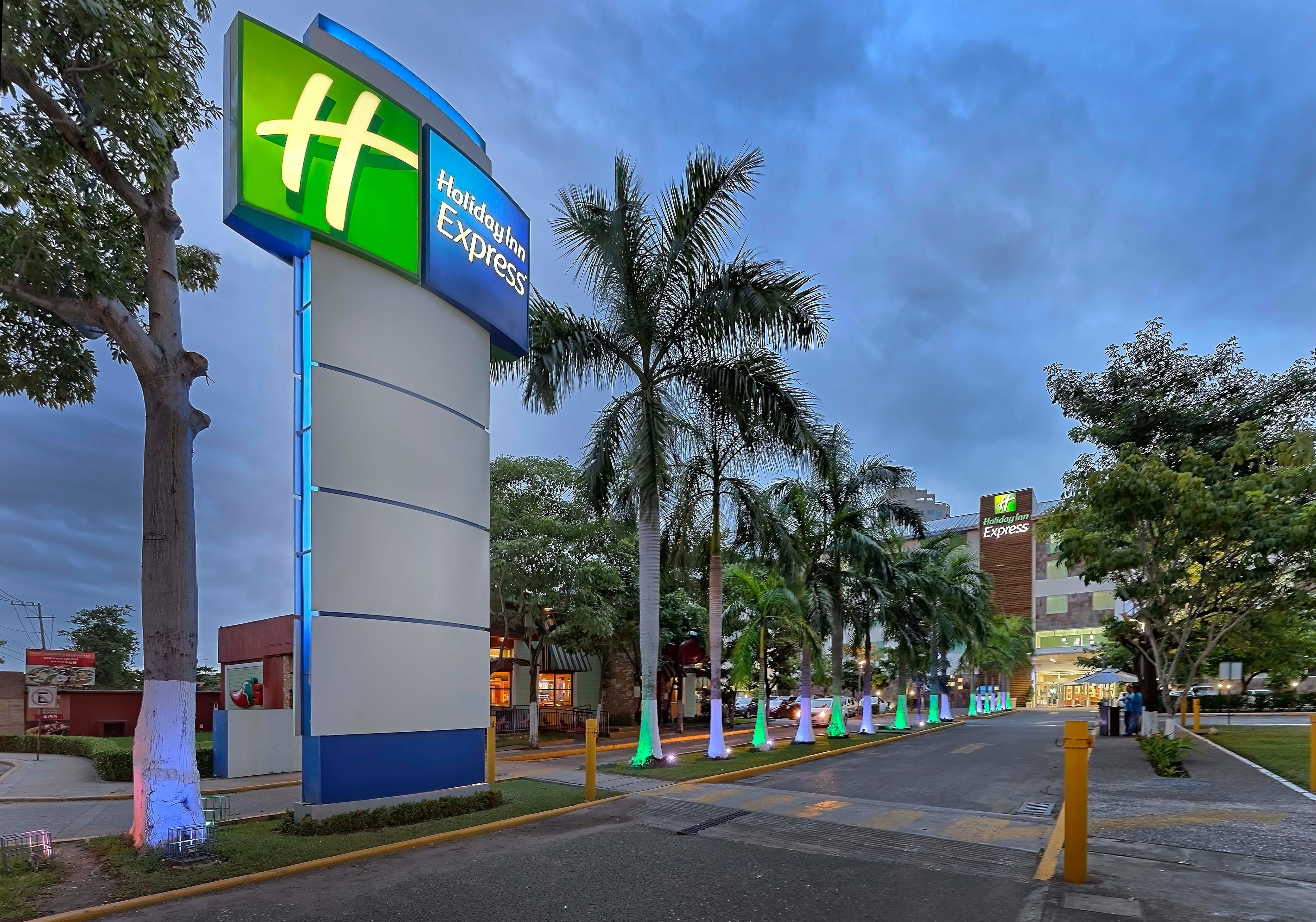 Holiday Inn Express Villahermosa By Ihg מראה חיצוני תמונה